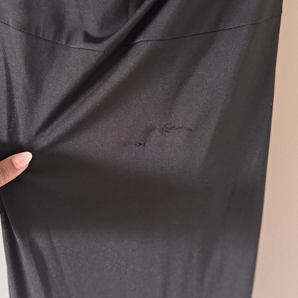 Black cocktail form-fitting mermaid style dress with cowl neck sized US M. - Picture 3 of 3